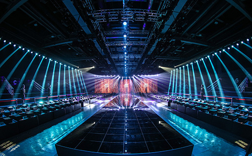 上海時裝周開幕首秀!TOP100外灘時尚盛典閃耀落幕