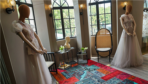 一個用猛虎之心,去細(xì)嗅薔薇的婚紗制造人