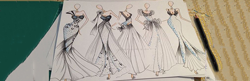 短款的設(shè)計(jì),V領(lǐng)的交叉設(shè)計(jì),展現(xiàn)你更美的鎖骨